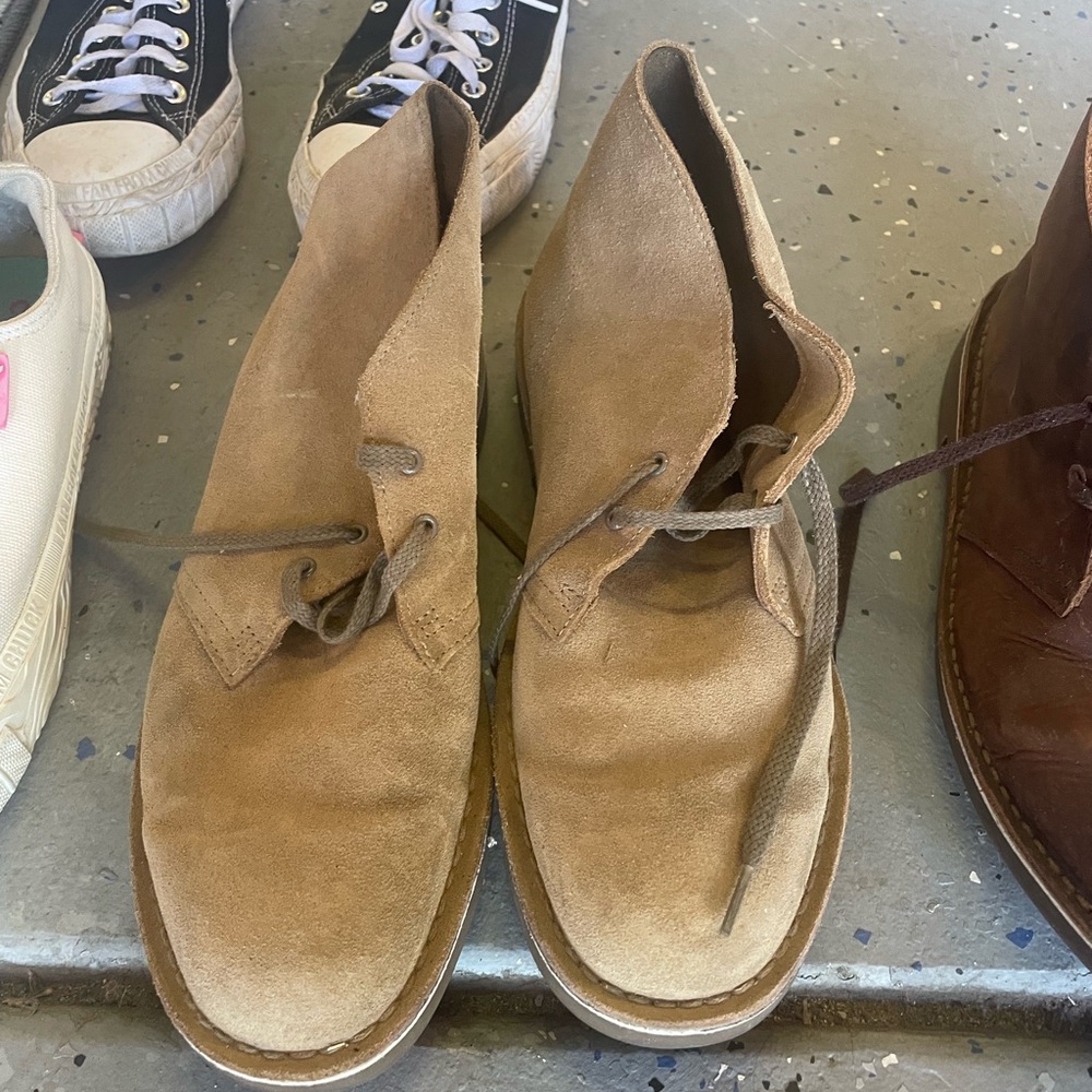 Clarks Men's Light Brown Suede Chukka Boots